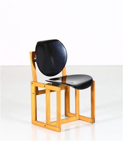 MANIFATTURA ITALIANA Sedia in legno laccato e frassino, anni 60. -. Cm 46,00...