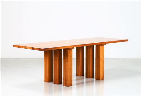 BELLINI MARIO (n. 1935) Tavolo in noce massello, mod. 451 La Basilica, per...