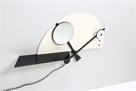 MANIFATTURA ITALIANA Console con specchio, metallo e legno laccato, anni 60 ....