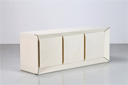 FRIGERIO DI DESIO Credenza in legno laccato e ottone, anni 60. -. Cm 183,00 x...