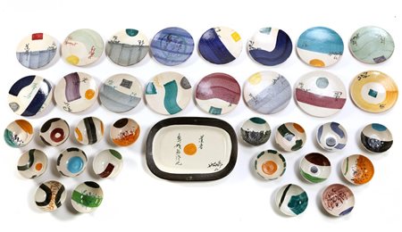 CHIN HSIAO (n. 1935) Gruppo di 35 ceramiche. Ceramica. . Ciascuna delle...