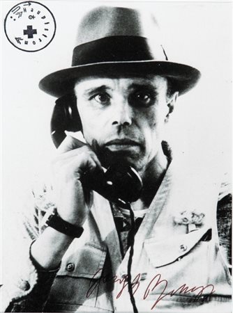 JOSEPH BEUYS (1921-1986) Senza titolo1976stampa fotograficacm 27,5x20firmata...
