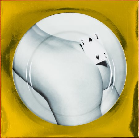 MAURIZIO CATTELAN (1960)Two of spades, 2017Piatto in porcellana...