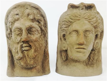 DUE TESTE IN STILE ETRUSCO CAMPANO DATAZIONE XIX-XX SEC. Testa maschile...