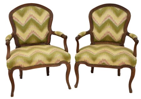 Coppia di poltrone in noce stile Luigi XV altezza seduta cm 45 fine XIX...