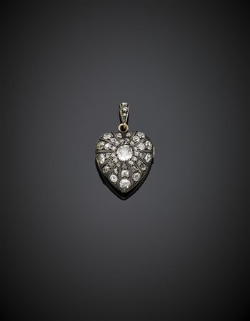 Portapillole/pendente a cuore in oro giallo e argento con diamanti, centrale...