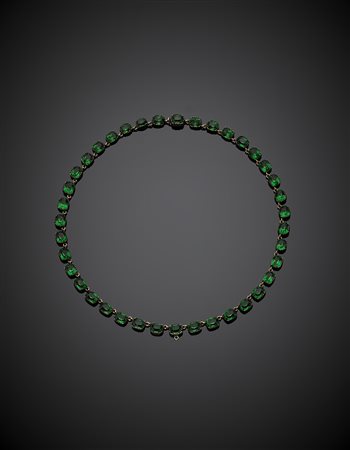 Collier in oro a basso titolo, meno del 333/1000 e gemme sintetiche a...