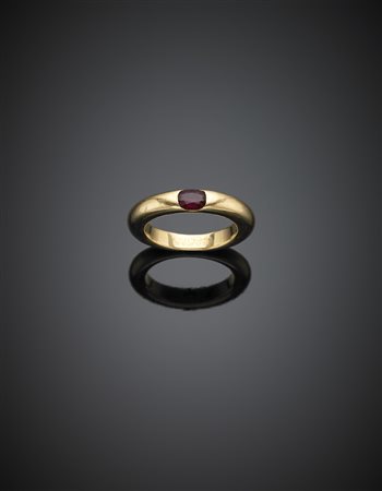 CARTIERAnello "Ellipse" in oro giallo con rubino ovale taglio composito, n°...