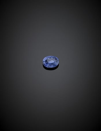 Zaffiro ovale sfaccettato di ct. 2,69. Accompagnato da analisi gemmologica...