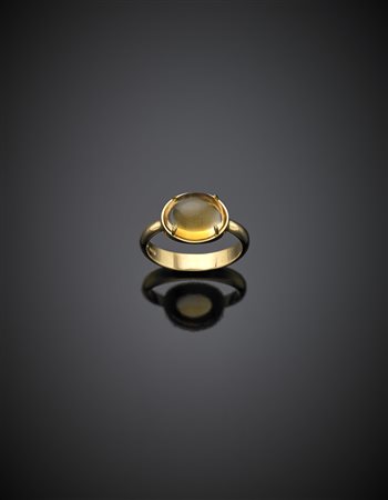 *DI GREGORIOAnello in oro giallo con quarzo citrino ovale cabochon, g 3,91...