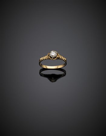 Anello solitario in oro giallo con diamante rotondo, g 2,25 misura...