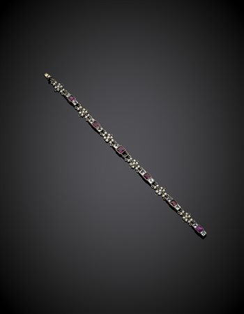 Bracciale in oro bianco con acquamarine, granati e perline, g 4,43, lungh. cm...