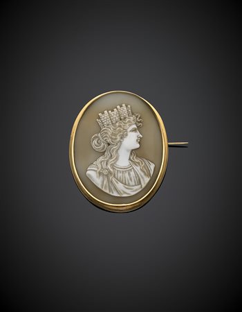 Cammeo in conchiglia con Italia Turrita, montato in oro giallo, g 12,68,...