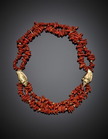 Collier a tre fili di rametti di corallo rosso/arancione con distanziatori in...