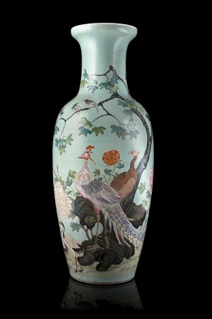 Vaso a balaustro Famiglia Rosa su fondo turchese decorato con coppia di...