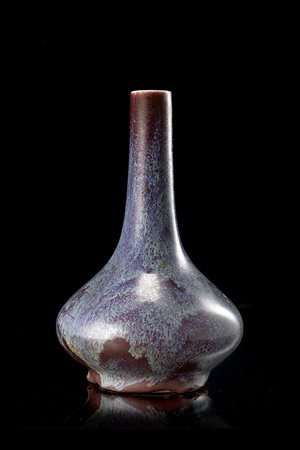 Vaso flambé dalla forma schiacciata, invetriatura viola (restauri)Cina,...