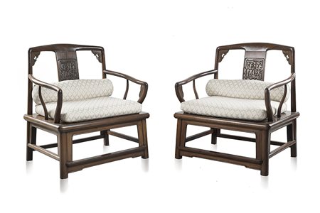 Coppia di poltrone in palissandro, liao hua li, lo schienale ricurvo con...