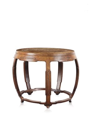 Tavolino tondo in palissandro con sostegni sagomati e raccordati e piano...