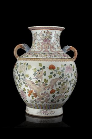 Grande vaso biansato in porcellana Famiglia Rosa decorato con fenici in stile...