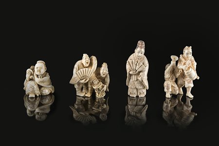 Quattro netsuke in avorio, con firmaGiappone, periodo Meiji...