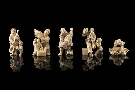 Cinque netsuke in avorio, con firmeGiappone, periodo Meiji (1868-1912)-ENFive...