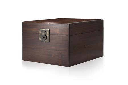 Scatola rettangolare in legno di olmo con serratura in metalloCina, secolo...