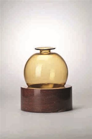 Ettore Sottsass Vaso “Luna” composizione di un vaso in vetro soffiato...