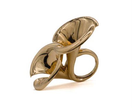 ARMAN Nizza 1928 – New York 2005 ANELLO “TROMBE” in oro rosa, eseguito su...