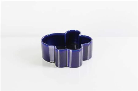 ANGELO MANGIAROTTI (1921-2012) FRATELLI BRAMBILLA Vaso in ceramica blu....