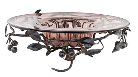 MURANO ITALIA1940 ca. PIATTO IN VETRO di colore viola sorretto da una...