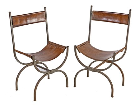 FRANCIA XX SECOLO COPPIA DI SEDIE con struttura in ferro, seduta e spalliera...