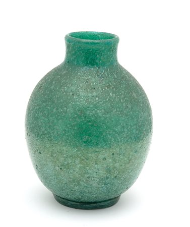 VENINI Vaso. . Cm 15,00 x 20,00 x 15,00. Vetro pulegoso verdognolo, forma...