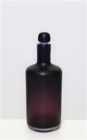 VENINI PAOLO (1895 - 1959) Bottiglia. -. Cm 9,00 x 25,00 x 9,00. Bottiglia...