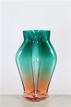 ZUCCHERI TONI (1937 - 2008) Grande vaso. -. Cm 22,00 x 48,00. Vetro...