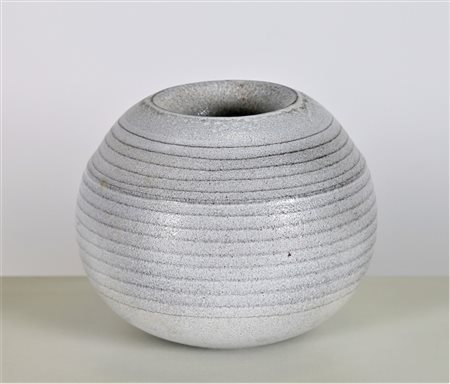 ZAULI CARLO (1926 - 2002) Vaso. -. Cm 24,00 x 19,00 x 24,00. Ceramica in...