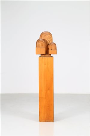 RIVADOSSI GIUSEPPE (n. 1935) Scultura in legno. -. Cm 36,00 x 156,00 x 27,00....