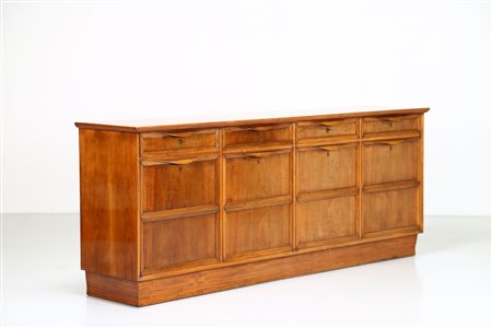 PECORINI GUGLIELMO Credenza in noce. -. Cm 252,00 x 101,00 x 55,00. Pezzo...