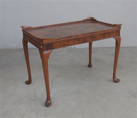 Tavolino da salotto con bordo del piano rialzato e quattro gambe mosse (cm...