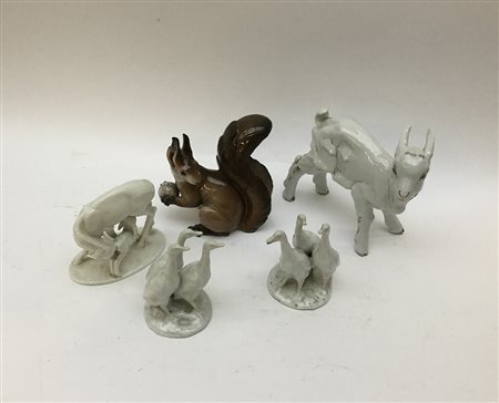 Manifattura di Rosenthal. Tre gruppi plastic in porcellana raffiguranti...