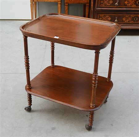 Carrello a due ripiani con montanti e gambe torite terminati con rotelle (cm...