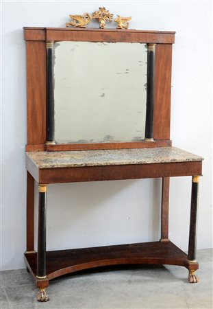 Consolle "Impero" con specchiera di simil decoro. Montanti e gambe a colonna...