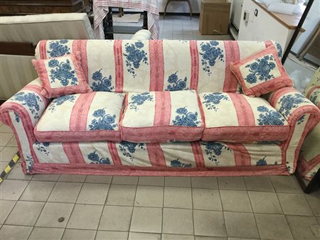 Divano a tre posti con rivestimento in tessuto fiorato a righe (difetti)