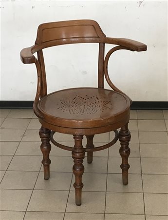 Jacob & Josef Kohn Poltroncina girevole in faggio curvato, gambe tornite,...