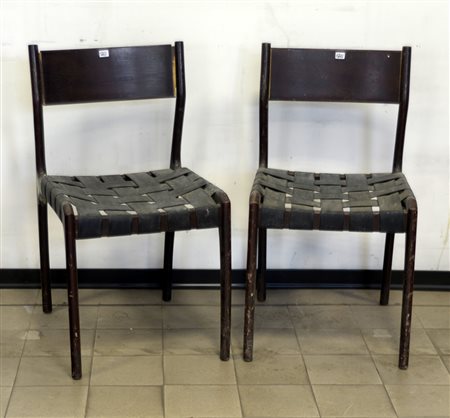 Coppia di sedie con schienale a giorno e seduta a fasce intrecciate in...