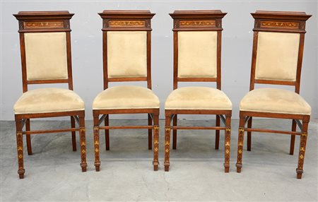 Gruppo di quattro sedie in legno intagliato a motivi floreali (difetti e...