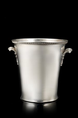 Rinfesca bottiglie in metallo argentato di forma troncoconica svasata,...