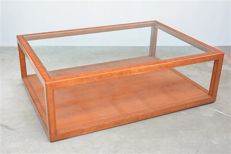 Tavolino rettangolare da salotto lastronato e filettato con piano superiore...