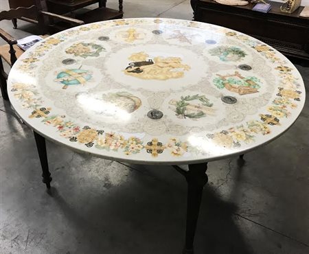 Tavolo tondo con gambe in bronzo rastremate e scanalate e piano in marmo...