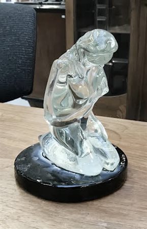 Manifattura di Murano."Donna Inginocchiata"Scultura in vetro massello...