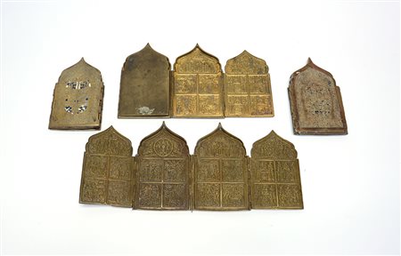 Arte russa del secolo XVIII/XIX. Gruppo di quattro icone da viaggio in bronzo...